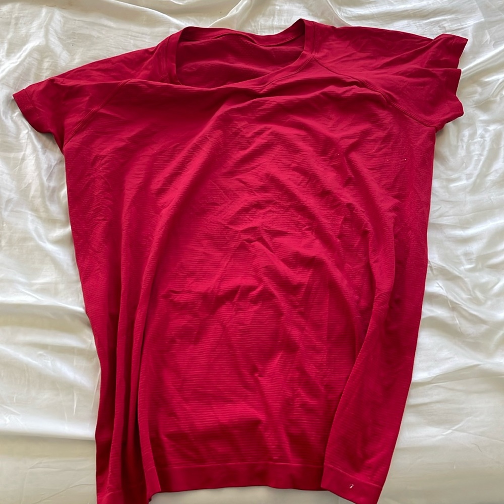 red lululemon swiftly tech